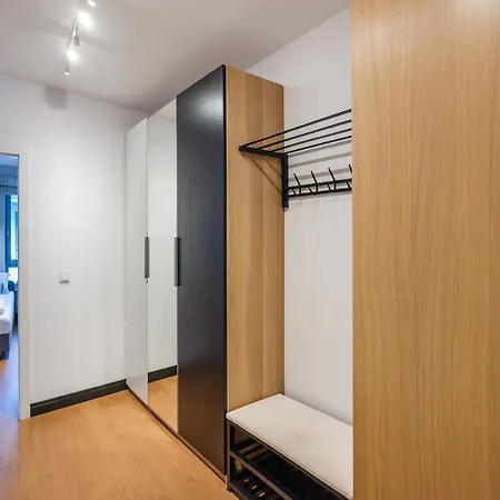 Finestra, Przy Morzu, Ul Grunwaldzka 12 D23 פוביירובו