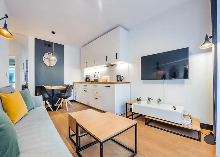 Finestra, Przy Morzu, Ul Grunwaldzka 12 D23 פוביירובו